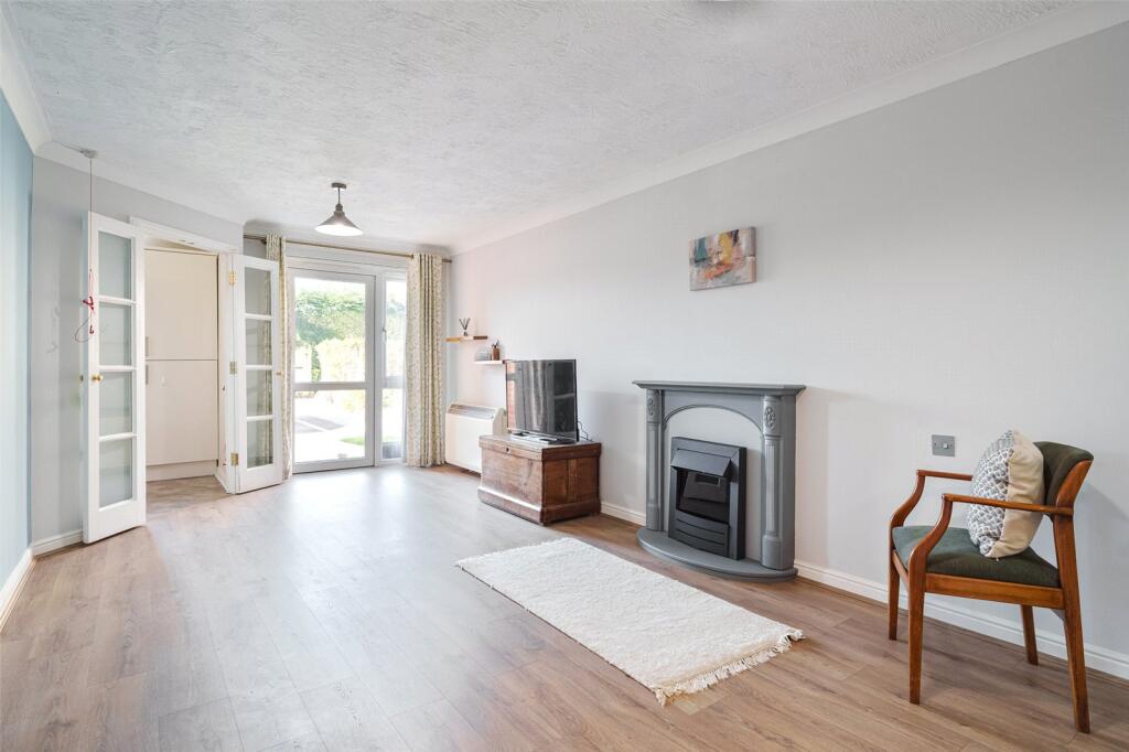 Yorktown Road, College Town, Sandhurst, Berkshire, GU47 photo 4