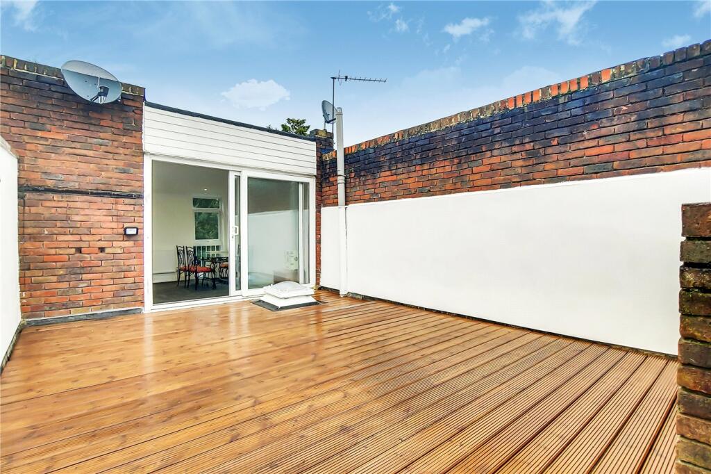 House in London - View 5