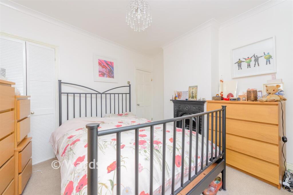 House in Gravesham, Windmill Hill - View 5