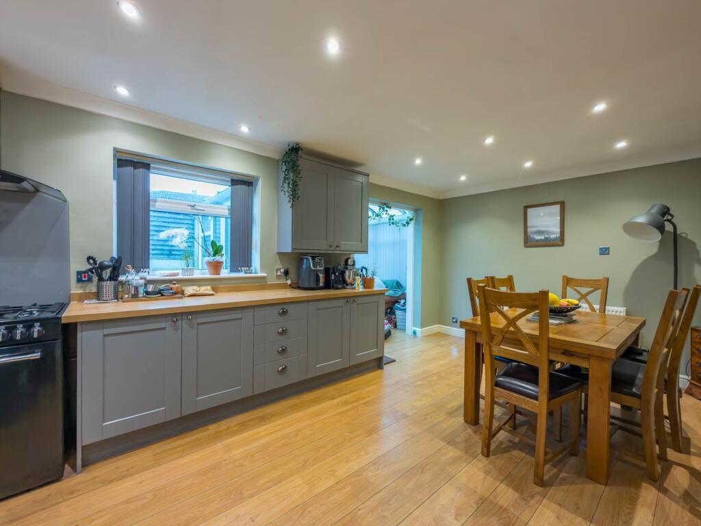 House in Kirklees, Firthcliffe - View 4