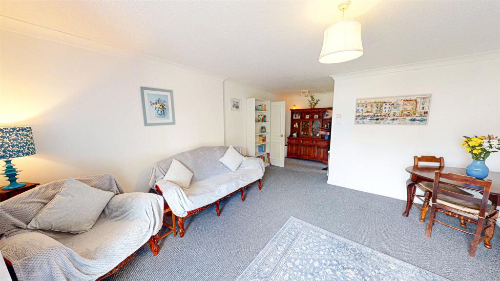Apartment in Manchester, Victoria Park, Rusholme - View 4
