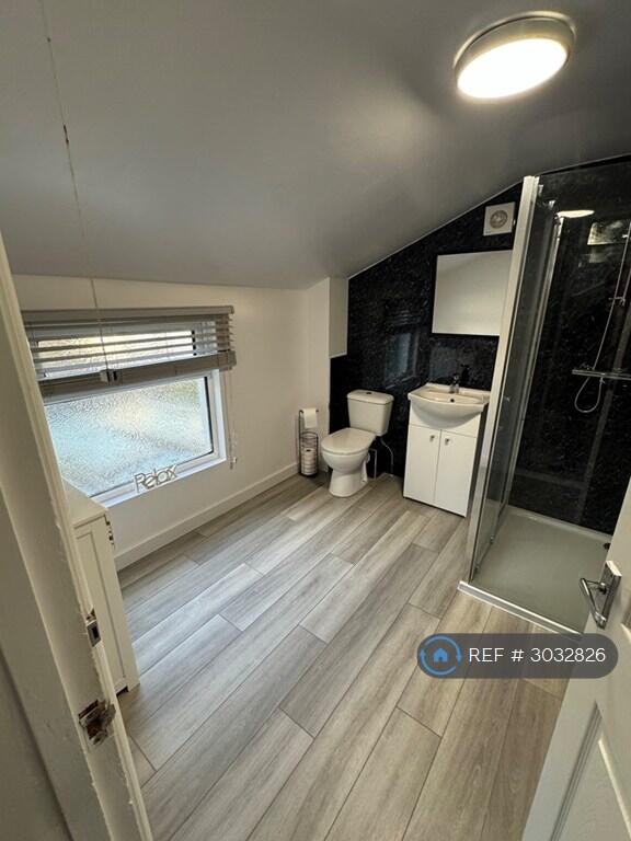 House in Swale, Grove Park, Regent Quay - View 4