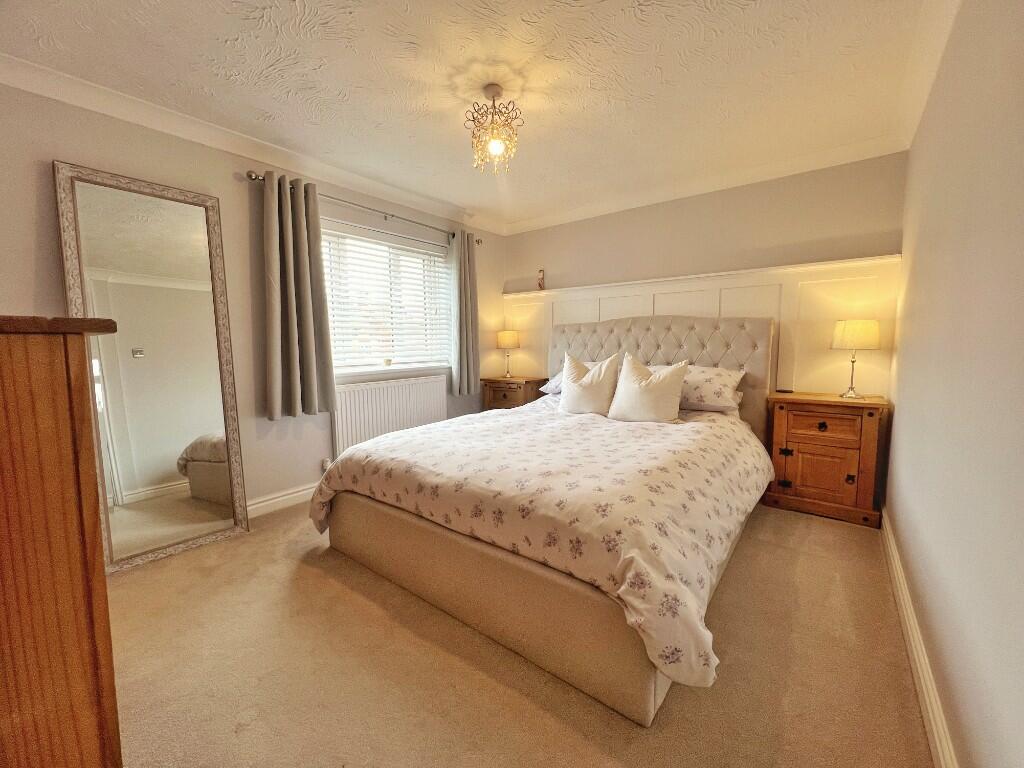 Blenheim Way, IP25 - More