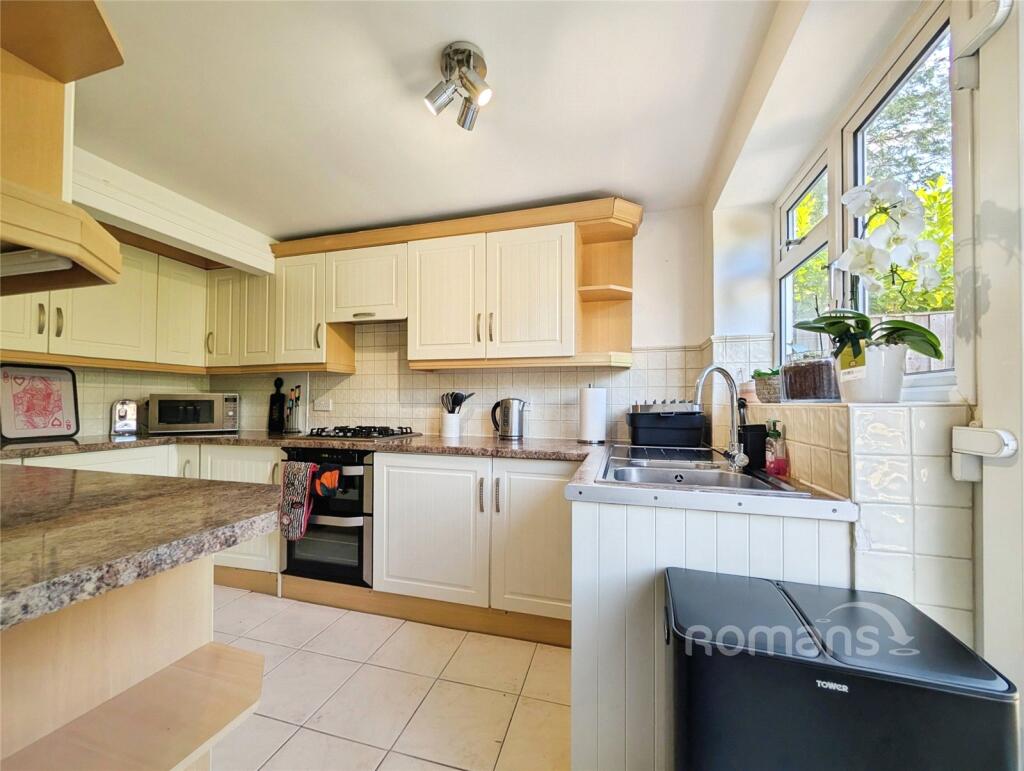 House in Reading, Lower Earley, Earley - View 3