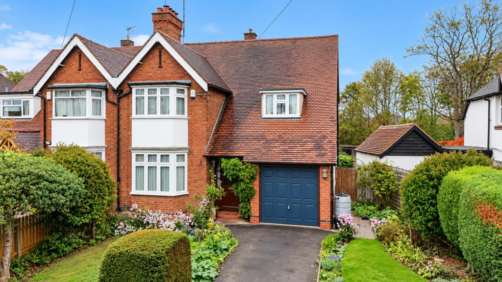 Main image of property: Birmingham Road, Stratford-Upon-Avon