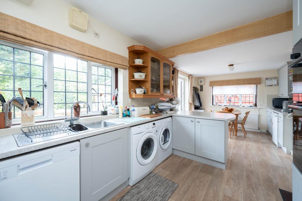 House in Horsham, West Sussex - View 5