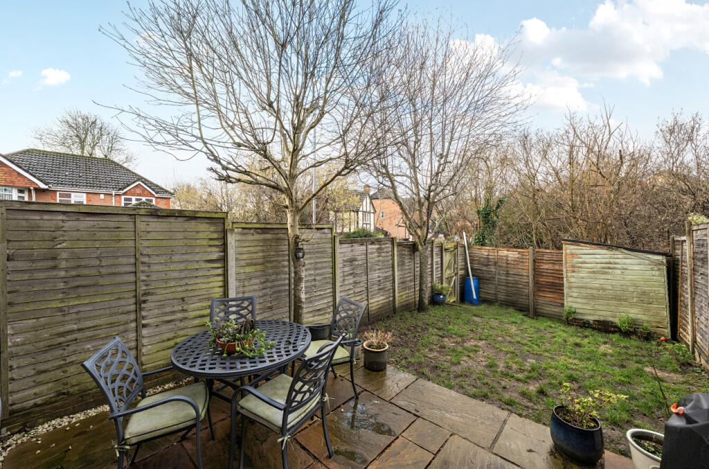 Atte Lane, Warfield, Bracknell, Berkshire, RG42 photo 3