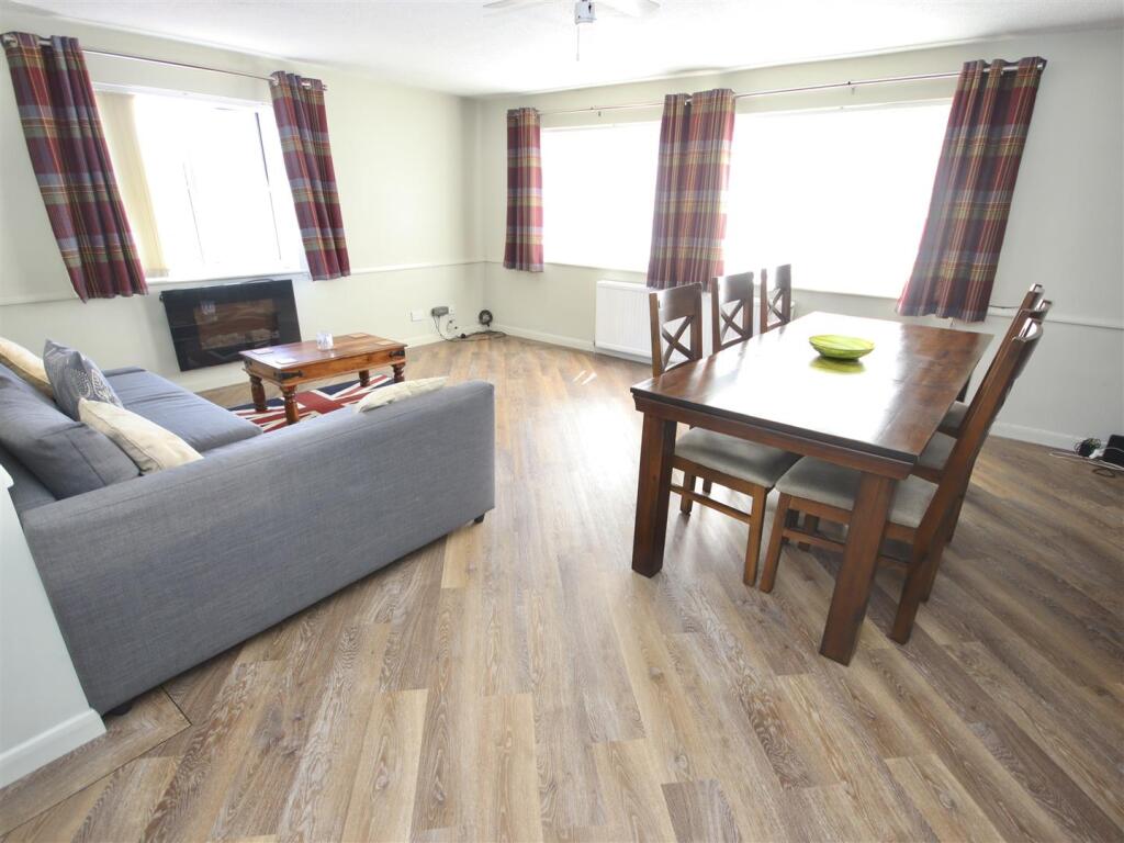 Lodge Road, Chippenham photo 3