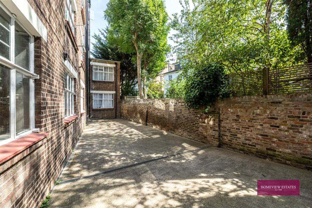 Apartment in London - More