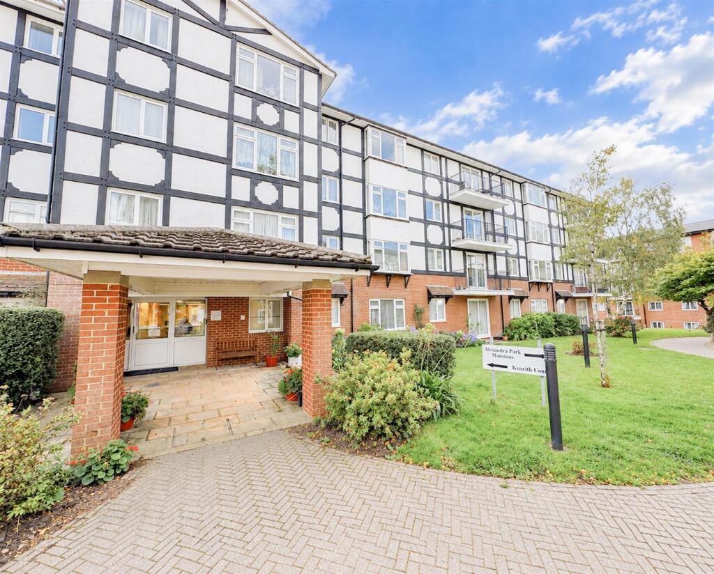 Main image of property: St. Helens Crescent, Hastings,TN34 2SQ