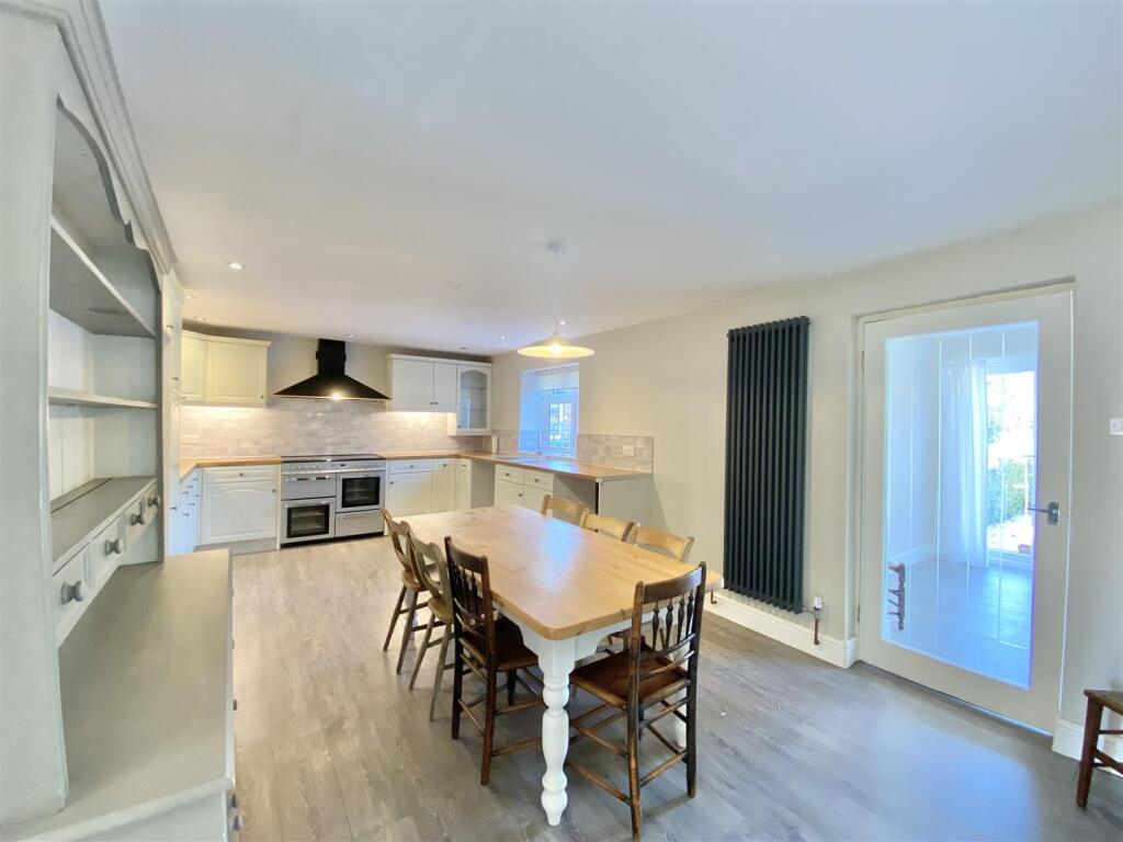 Victoria Terrace, Bedale photo 2