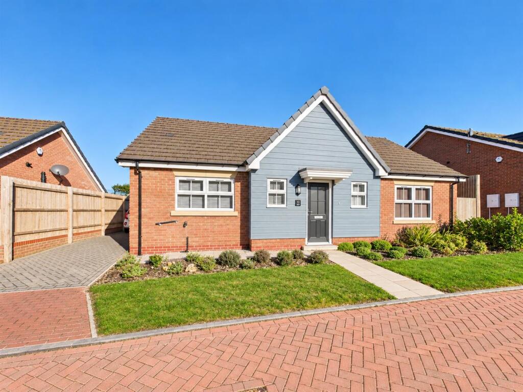 2-bed detached on Towse Pasture, Bridlington, £350,000