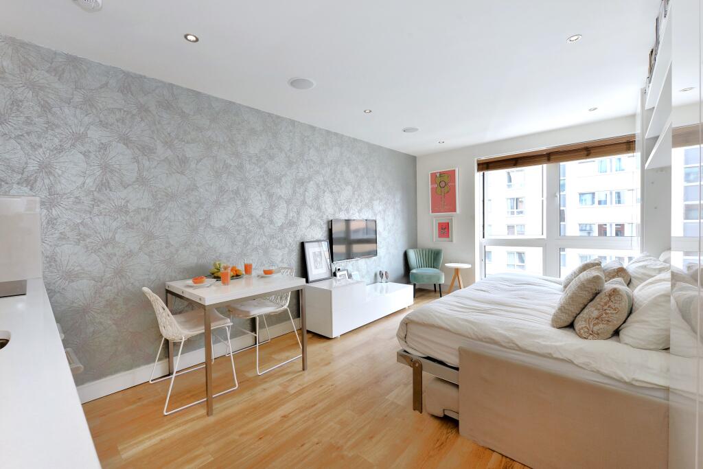 Studio flat for rent