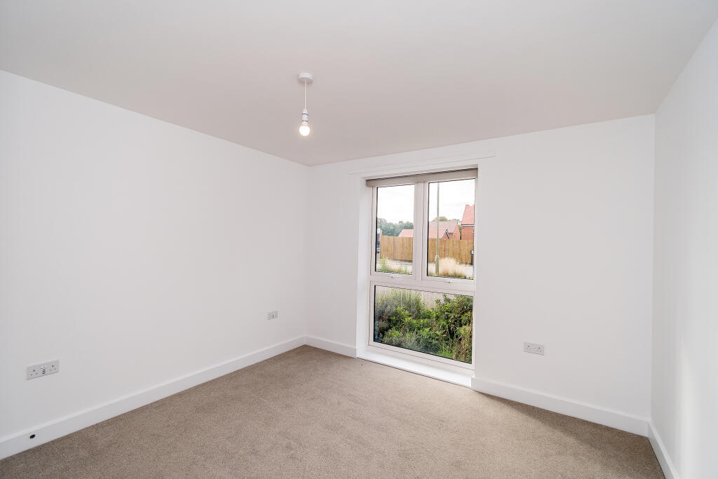 Apartment in Winchester, Whiteley - View 4