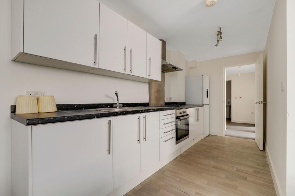 Apartment in Nottingham, Carrington - View 4