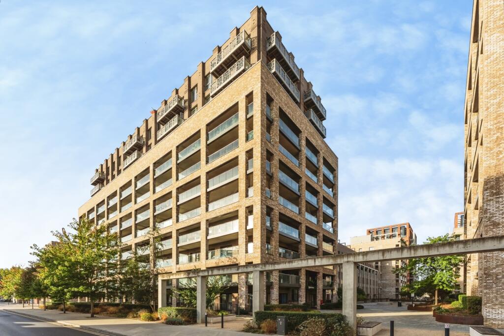 Apartment in London, Upton Gardens, Upton Park - More