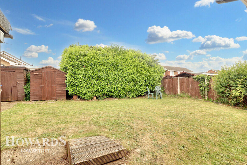Rosedale Gardens, Carlton Colville photo 2