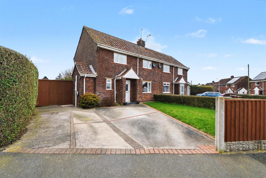 Main image of property: Frost Close, Winteringham, Scunthorpe