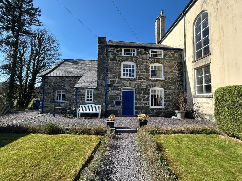 Main image of property: Ty'r Hen Gapel, Llanuwchllyn