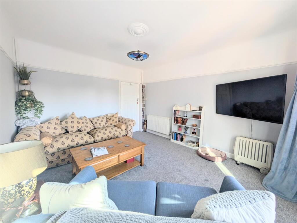 Pentire Avenue, UPPER SHIRLEY Southampton photo 4