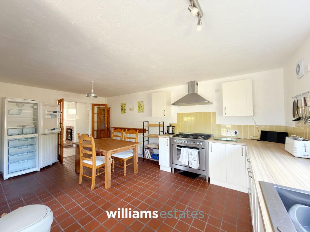 House in St Asaph, Trefnant - View 5
