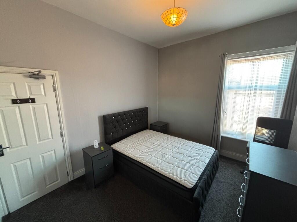 Main image of property: Room 4,161 North Road, St. Helens, Merseyside, WA10