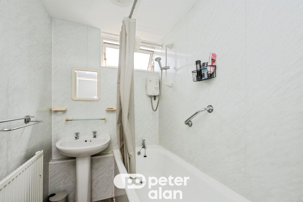 Apartment in Swansea - More
