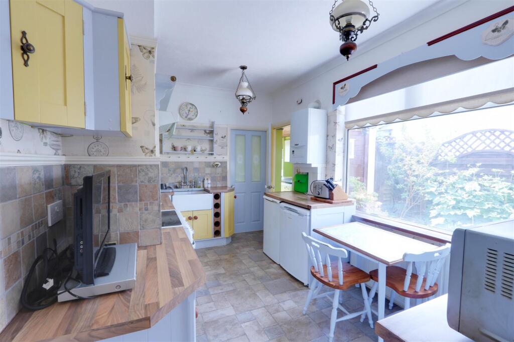 House in Castle Point, Essex - More
