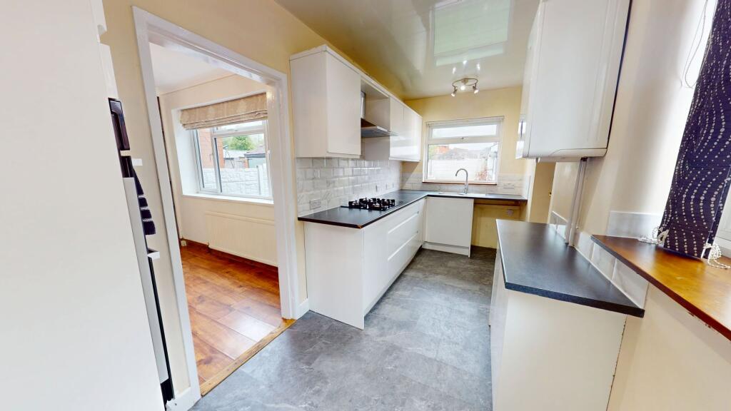 House in Stoke-on-Trent - View 4