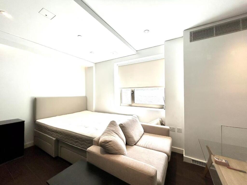 Studio flat for rent