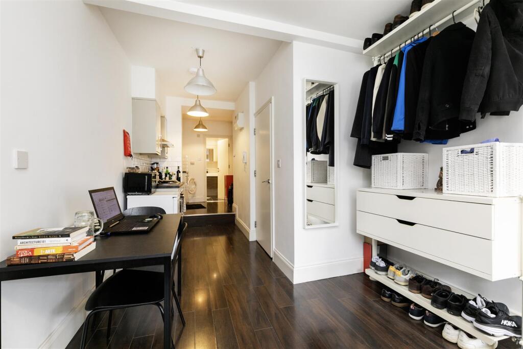 Studio flat for rent