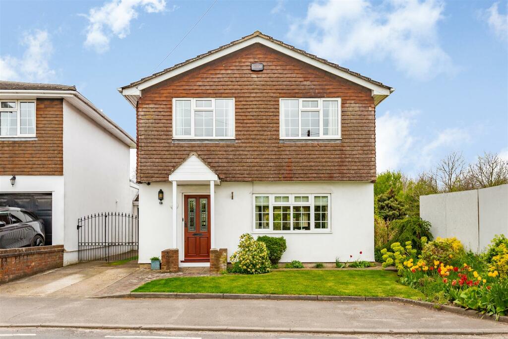 4-bed detached on The Street, Ash, £600,000