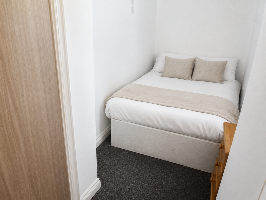 Main image of property: 12 Whitefield Tce, Flat 2