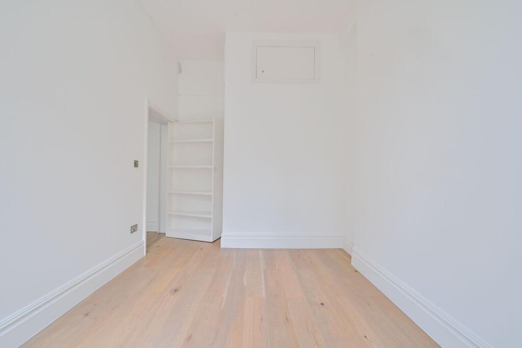 Apartment in London - View 4