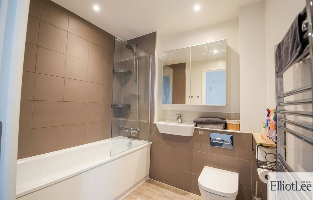 Apartment in Harrow - More