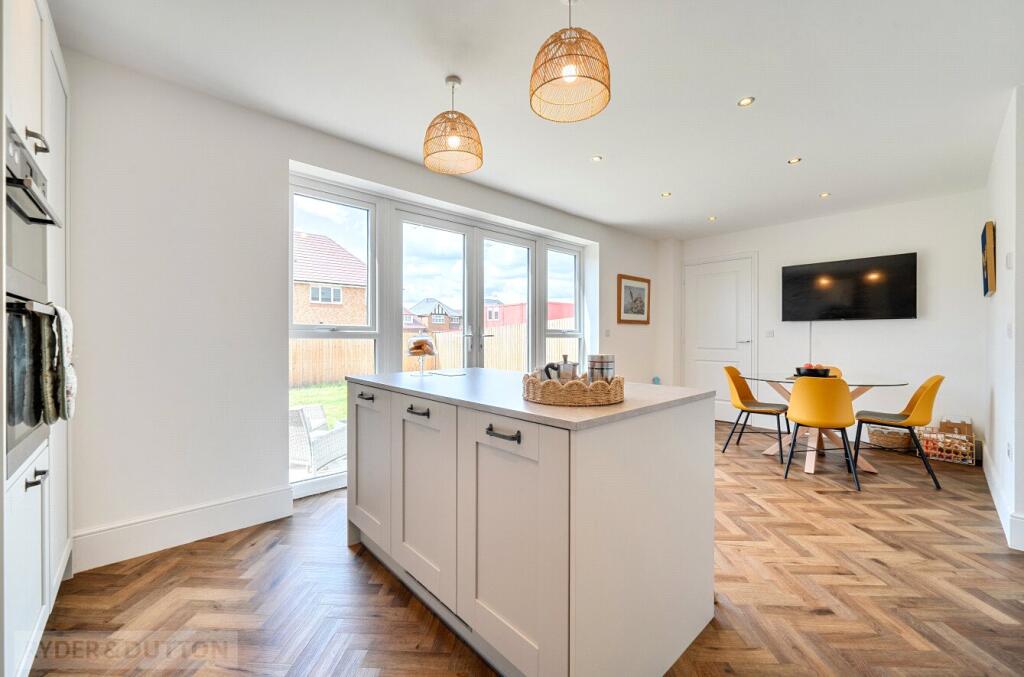 House in Oldham, Shaw and Crompton - View 3