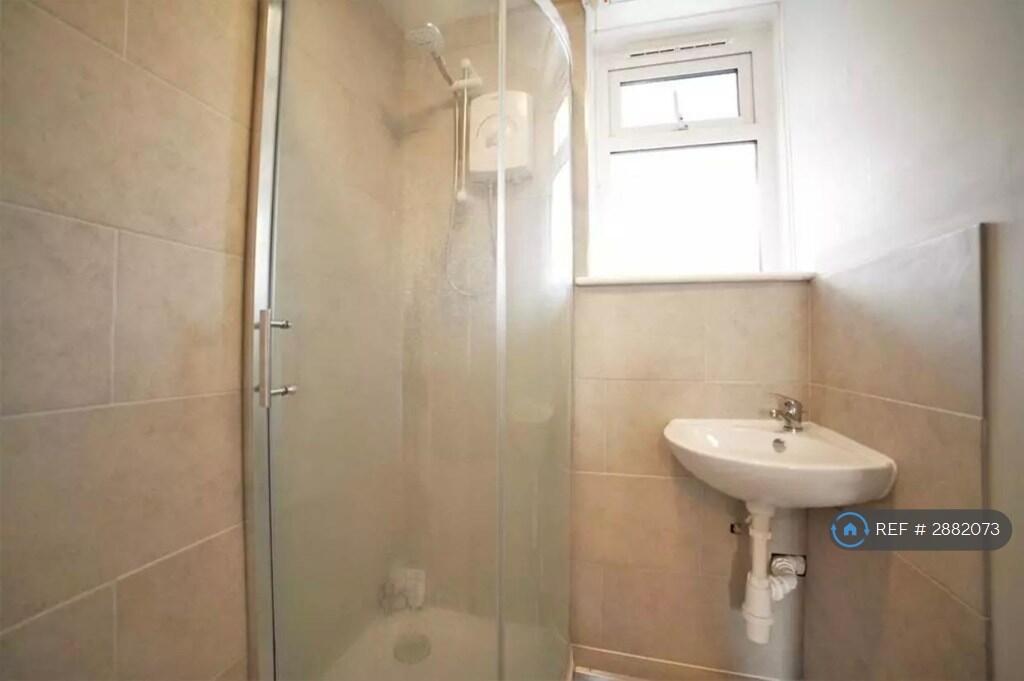 4 bedroom maisonette for rent