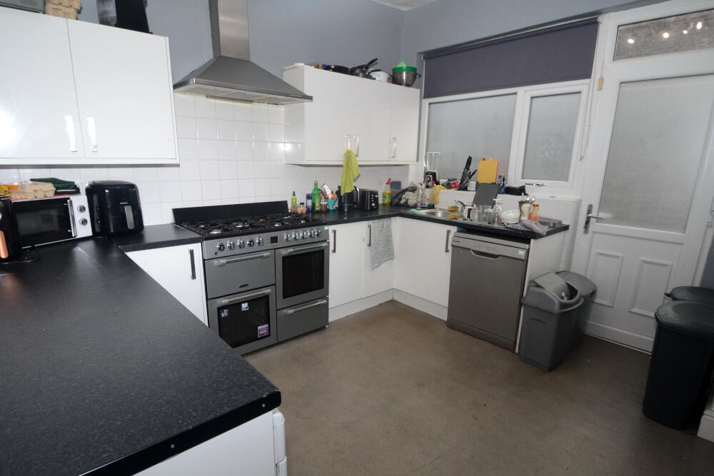 1 bedroom semi-detached house for rent