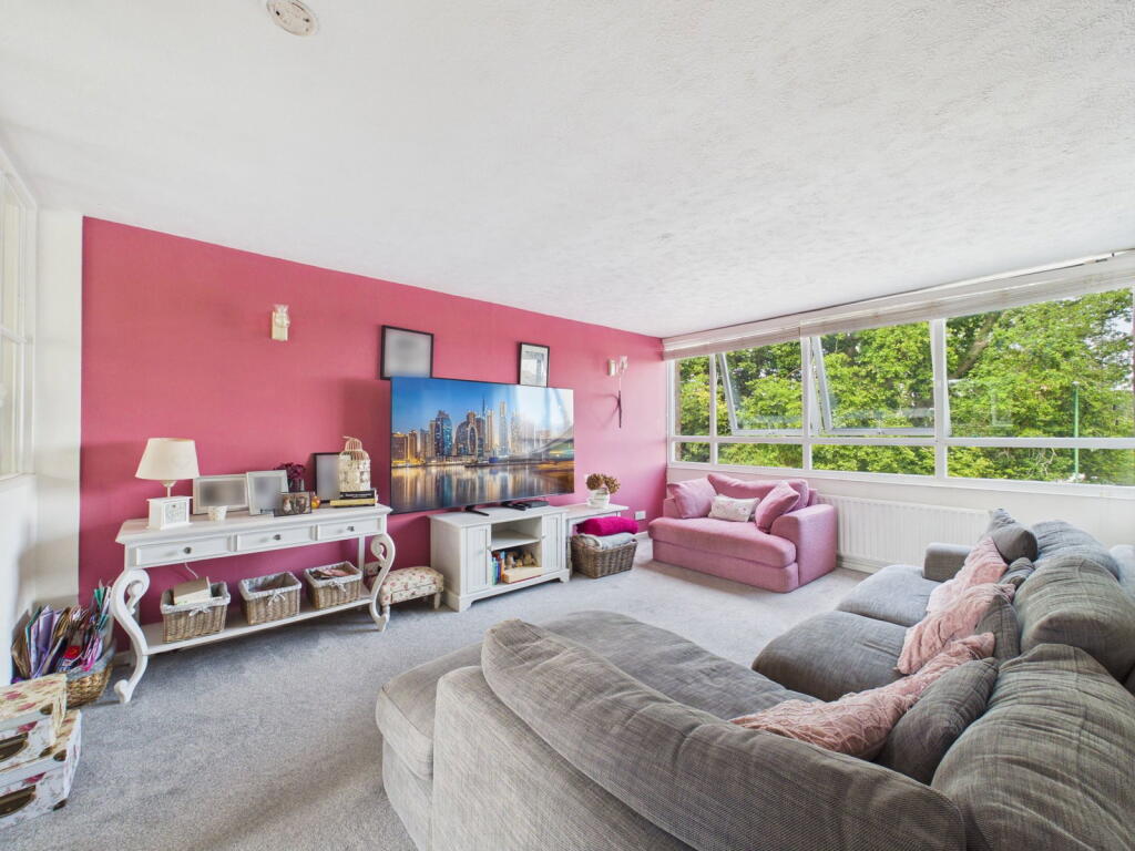 House in Horsham, North Horsham - View 2