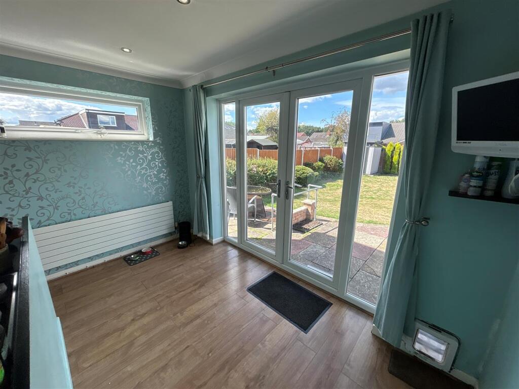 House in Stockport, Heald Green - View 4