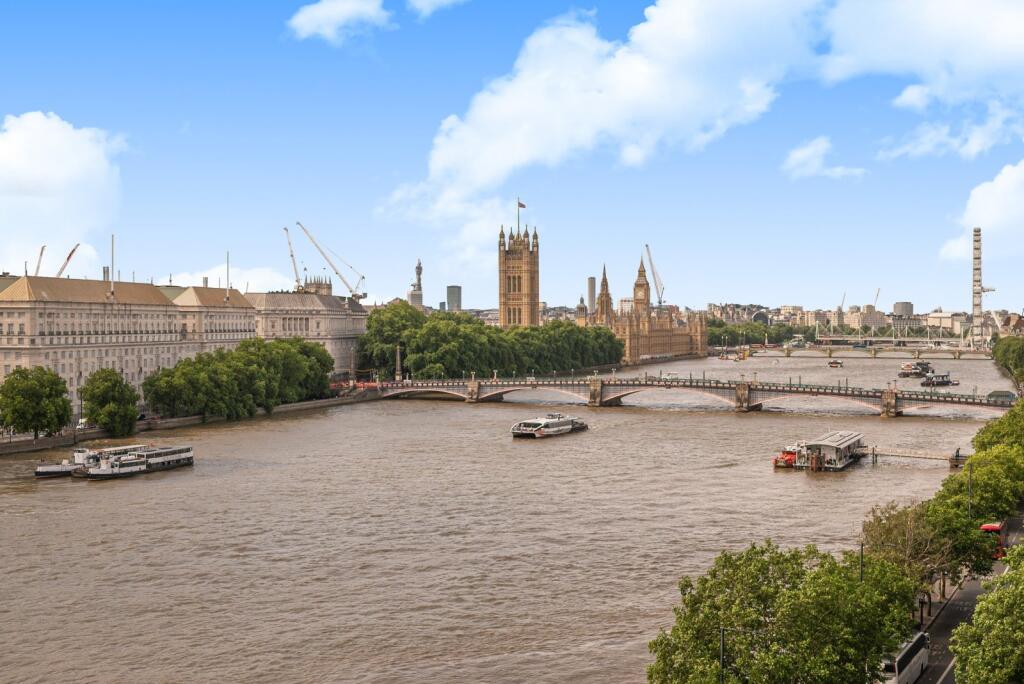2-bed flat on Albert Embankment, 
Lambeth, SE1, £1,295,000