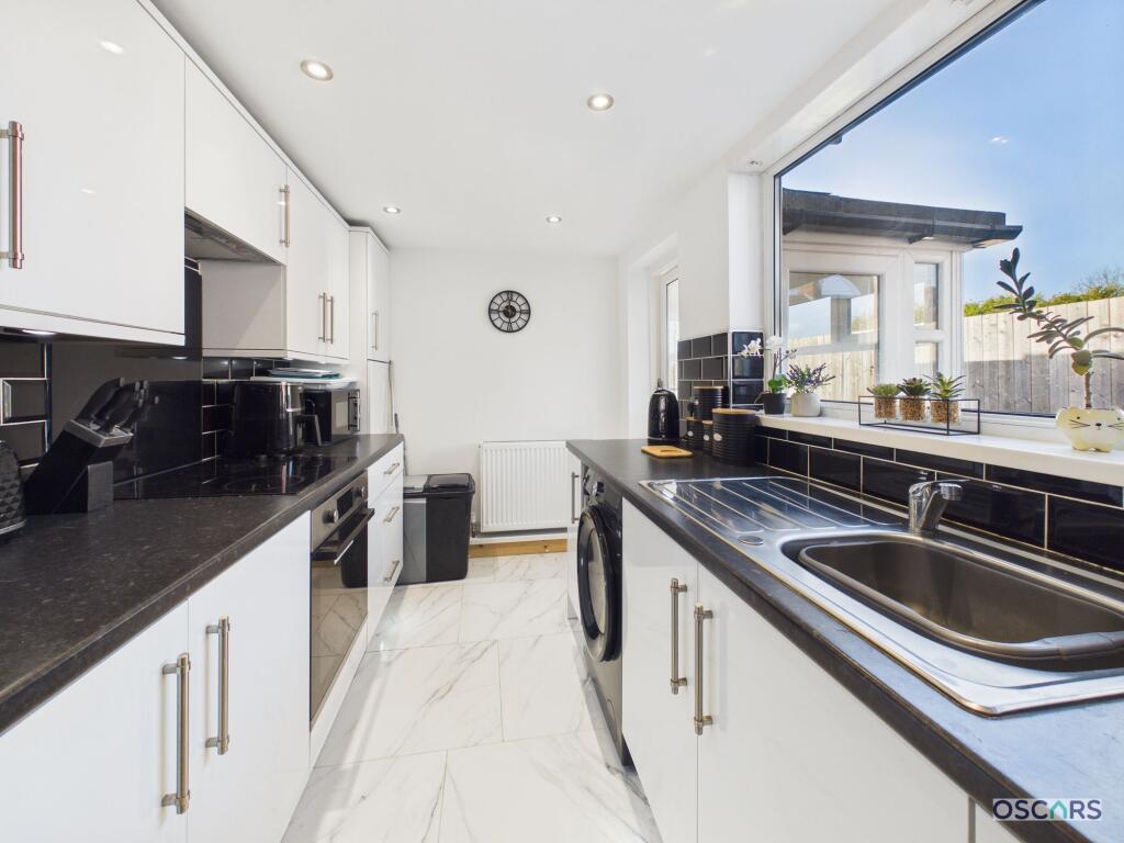 House in Hull - View 4