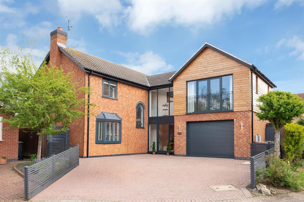 Main image of property: Kingswood Avenue, Loughborough