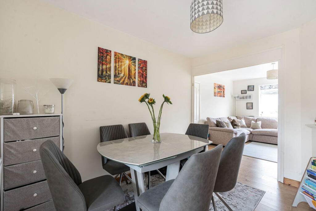 House in Guildford - View 3