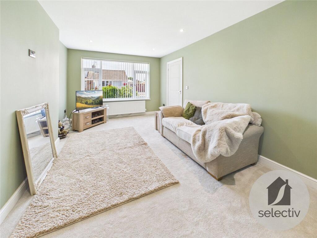 Rothesay Drive, Redcar, TS10 photo 4