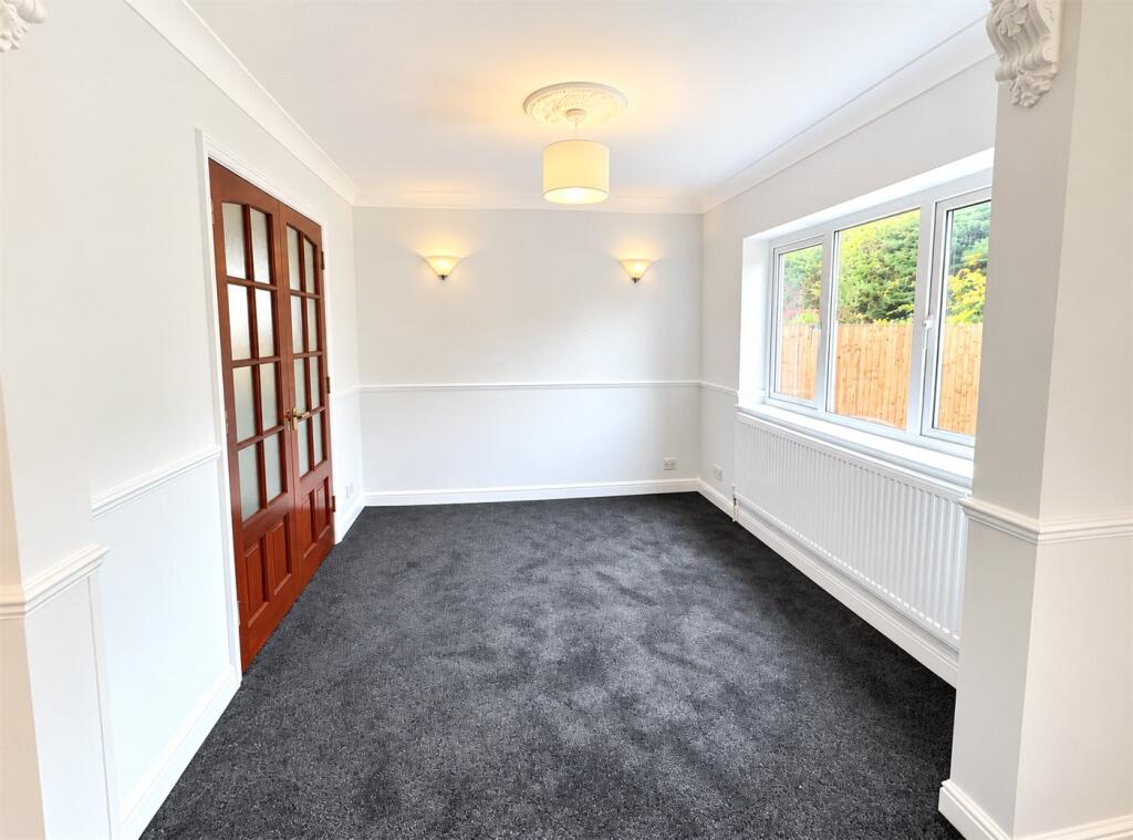 House in Southend-on-Sea - More