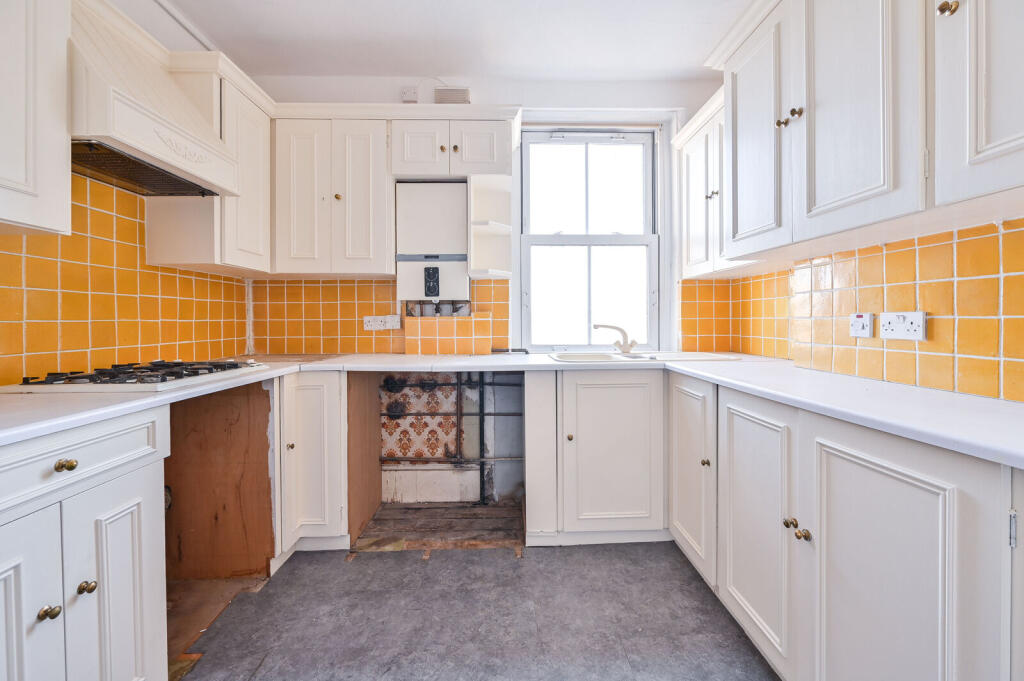 Main image of property: Victoria Mansions, South Lambeth Road, Stockwell, London, SW8