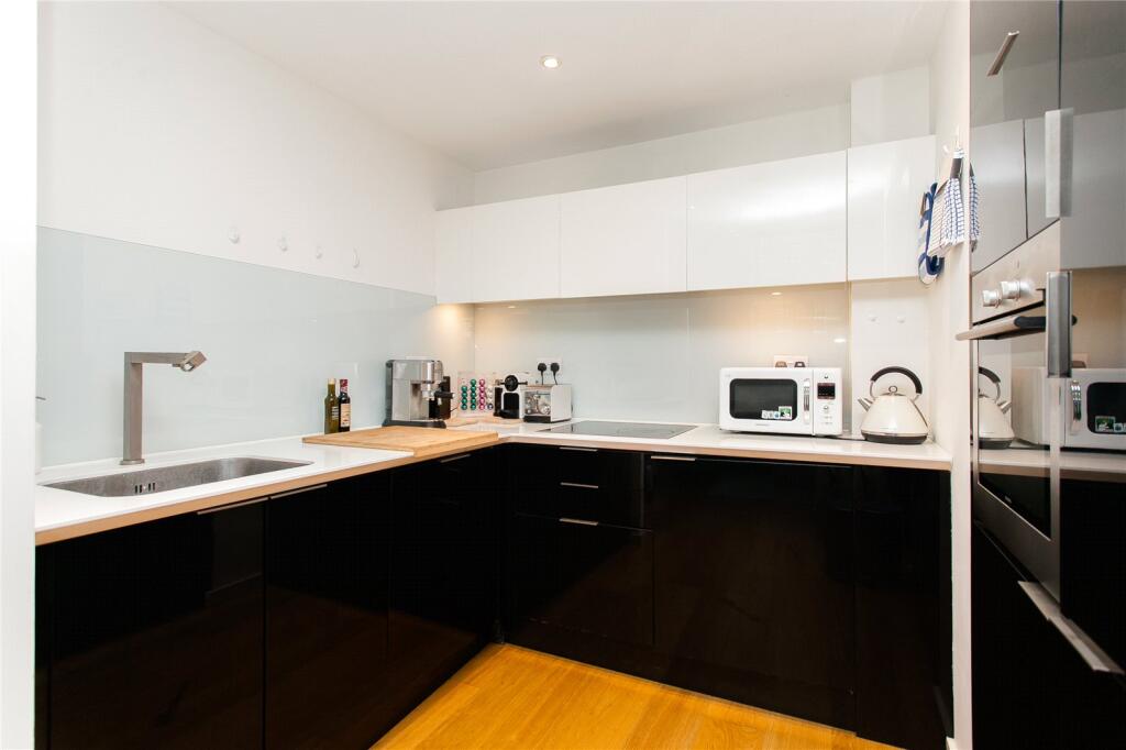 Apartment in London - View 2