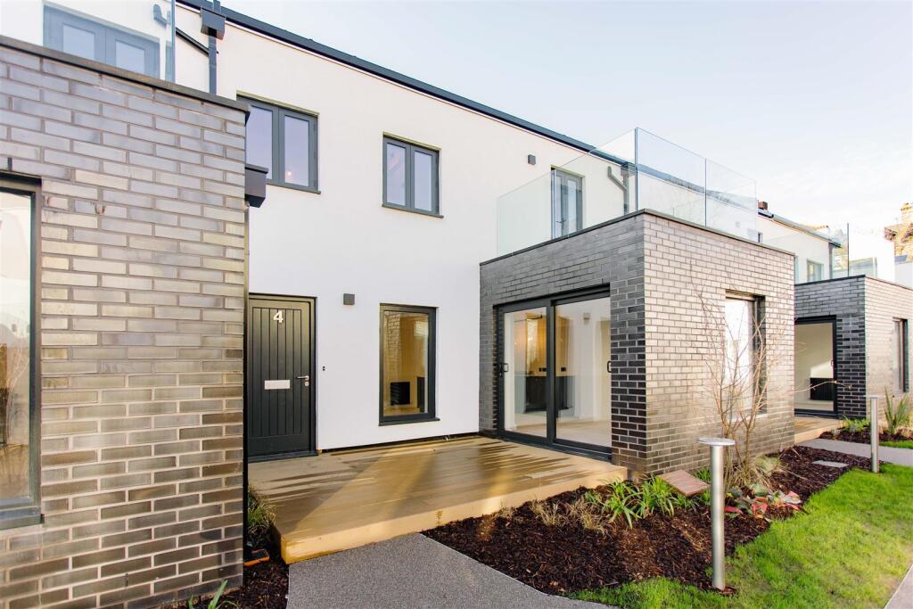 Main image of property: Fonthill Mews, Finsbury Park