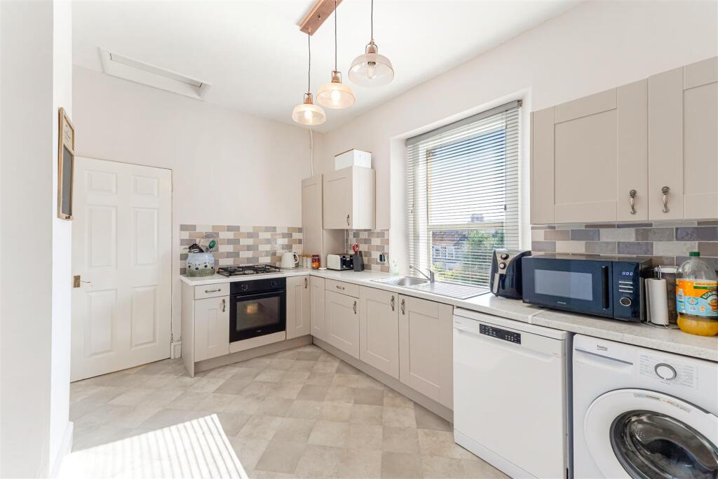 Apartment in Bristol - More